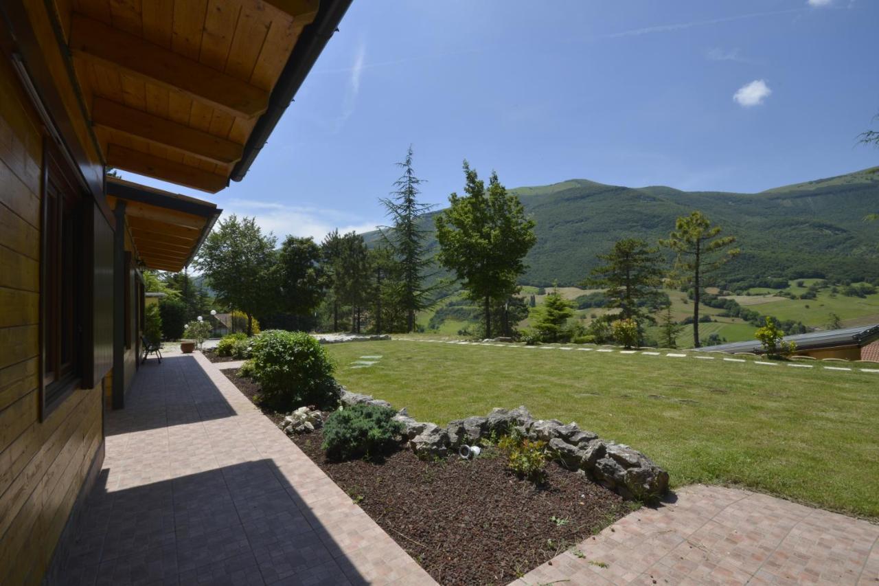 Hotel Pineta Ristorante Country House In Fabriano Campodonico  Bagian luar foto