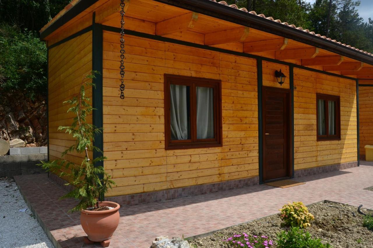Hotel Pineta Ristorante Country House In Fabriano Campodonico  Ruang foto