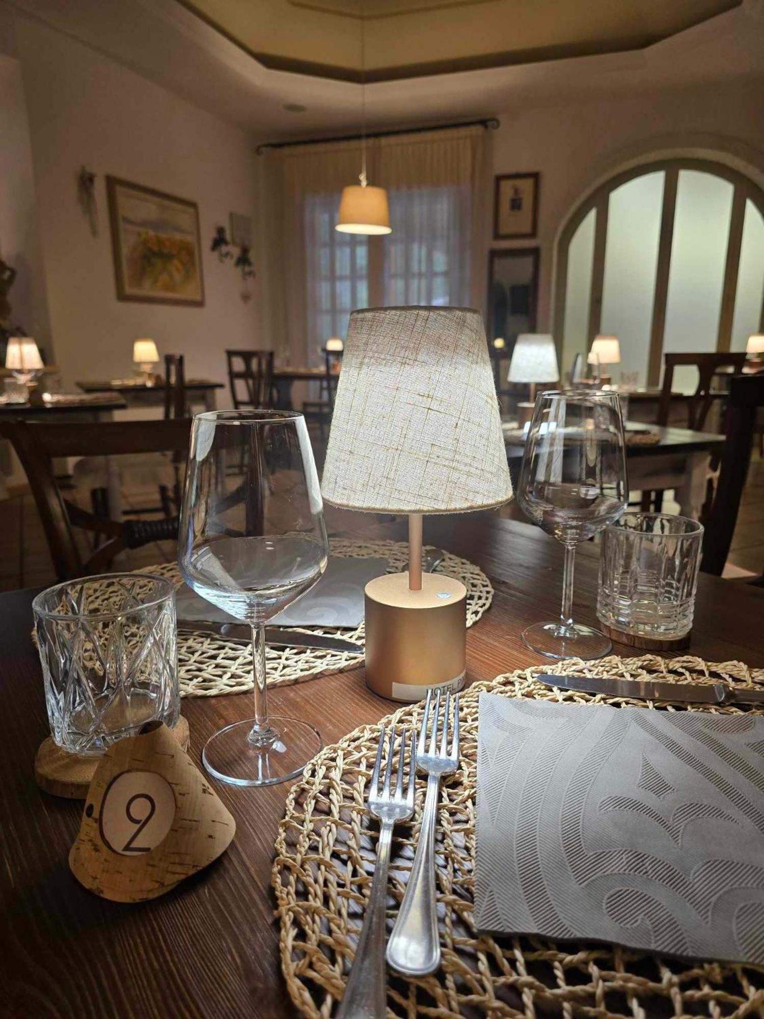 Hotel Pineta Ristorante Country House In Fabriano Campodonico  Bagian luar foto