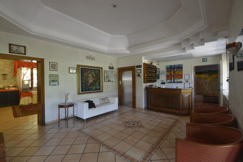 Hotel Pineta Ristorante Country House In Fabriano Campodonico  Bagian luar foto