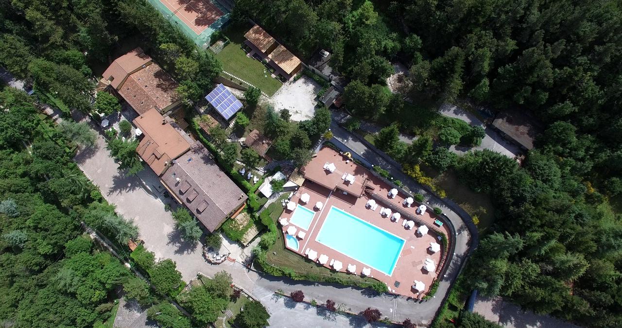 Hotel Pineta Ristorante Country House In Fabriano Campodonico  Bagian luar foto